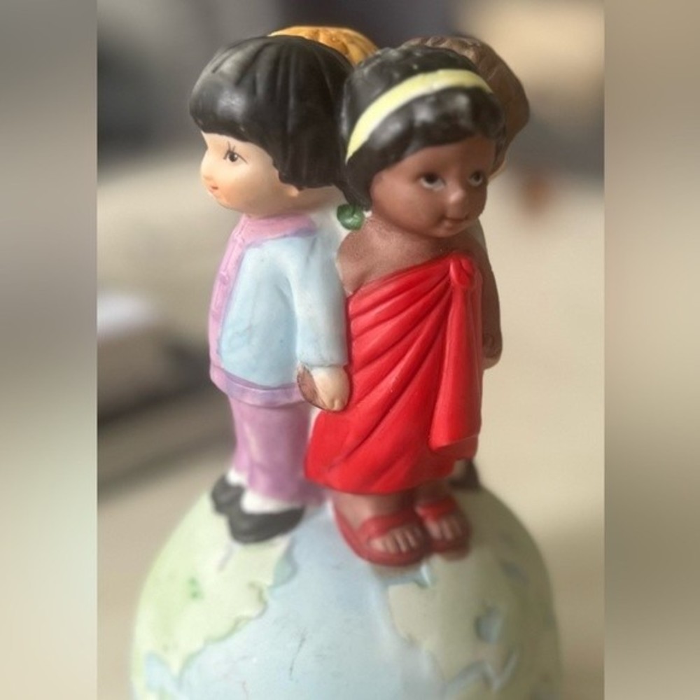 Musical Box Children Of The world Rotating Figurine  Porcelain Vintage 80s